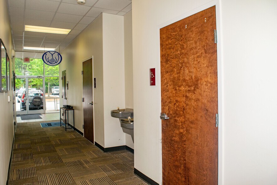 More Photos Of 951 Heather Park Dr, Garner Office For Lease