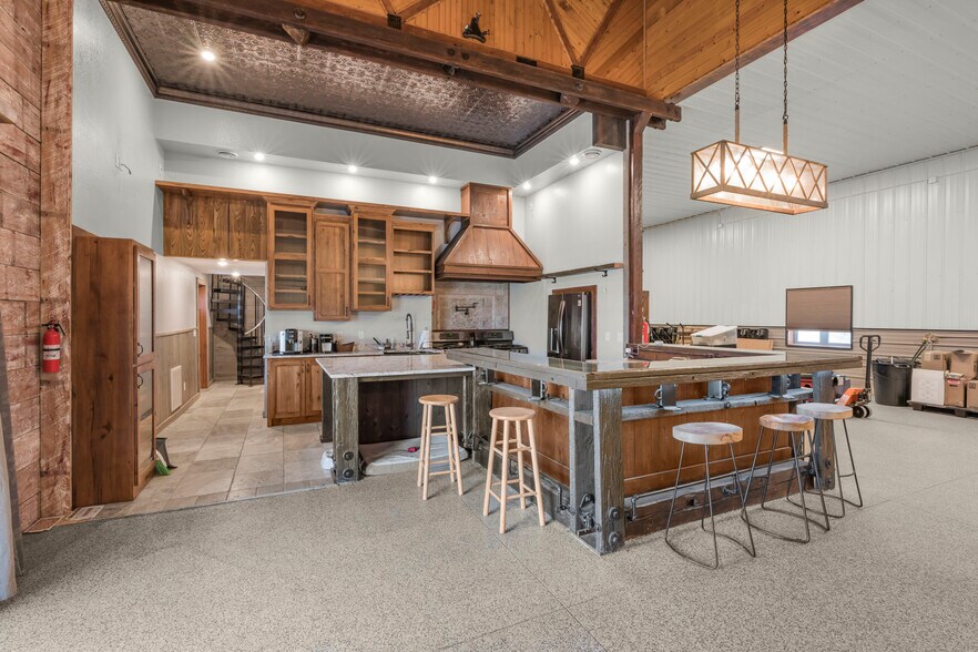 More Photos Of 90917 240th St, Austin Light Distribution For Sale