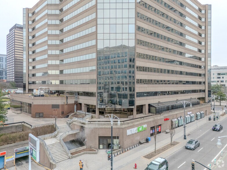 More Photos Of 120 King St W, Hamilton Office For Lease