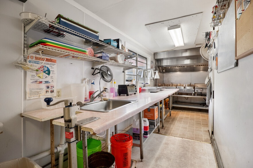 More Photos Of 107 E Main St, Hardy Restaurant For Sale