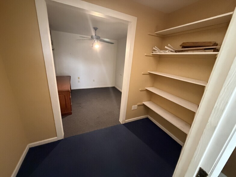 More Photos Of 1830 Patterson Ave, Deland Warehouse For Lease