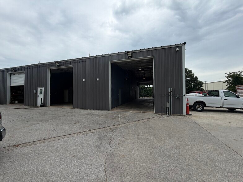 More Photos Of 11785-11793 Missouri Bottom Rd, Hazelwood Warehouse For Lease