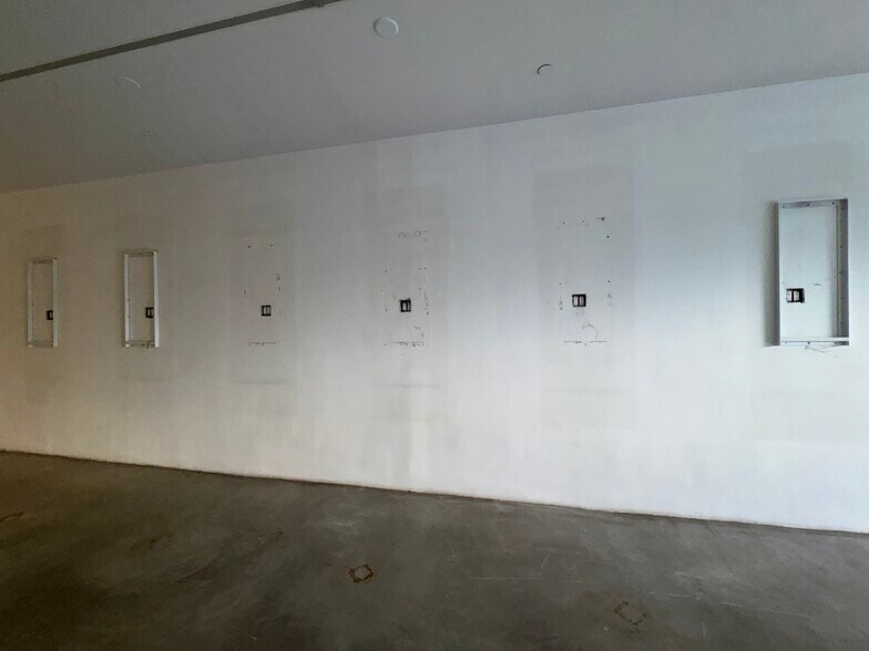 More Photos Of 182 Grand St, Brooklyn Storefront Retail Residential For Lease