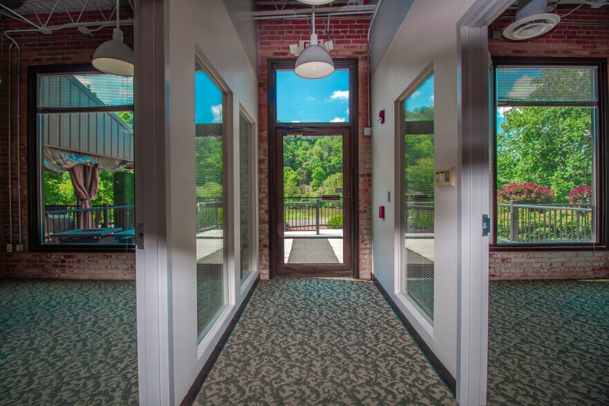 More Photos Of 50 Clay St, Morgantown Office Residential For Lease