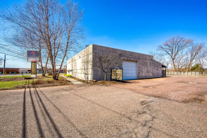 More Photos Of 2169 E High St, Pottstown Office For Lease