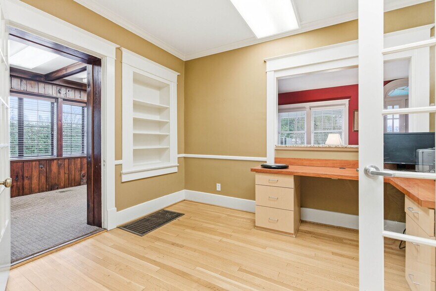 More Photos Of 3208 College Dr, Louisville Office For Sale
