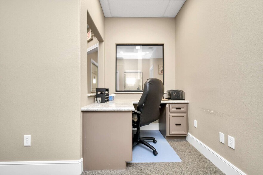 More Photos Of 620 S Peek Rd, Katy Medical For Sale