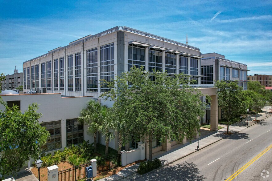 More Photos Of 40 Calhoun St, Charleston Office For Lease