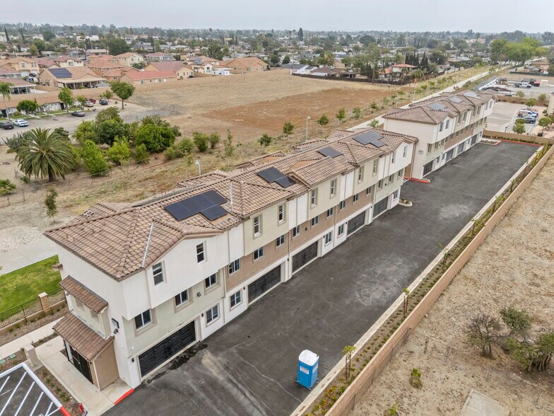 More Photos Of 8423 Tamarind Ave, Fontana Apartments For Sale