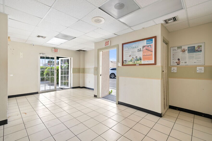 More Photos Of 12429 W Dixie Hwy, North Miami Medical For Sale