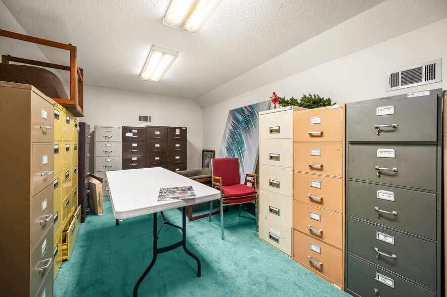 More Photos Of 1603 Melrose St, Pineville Office For Sale