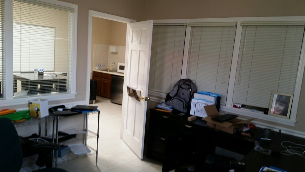 More Photos Of 9140 Broadway Ave, Brookfield Office For Sale