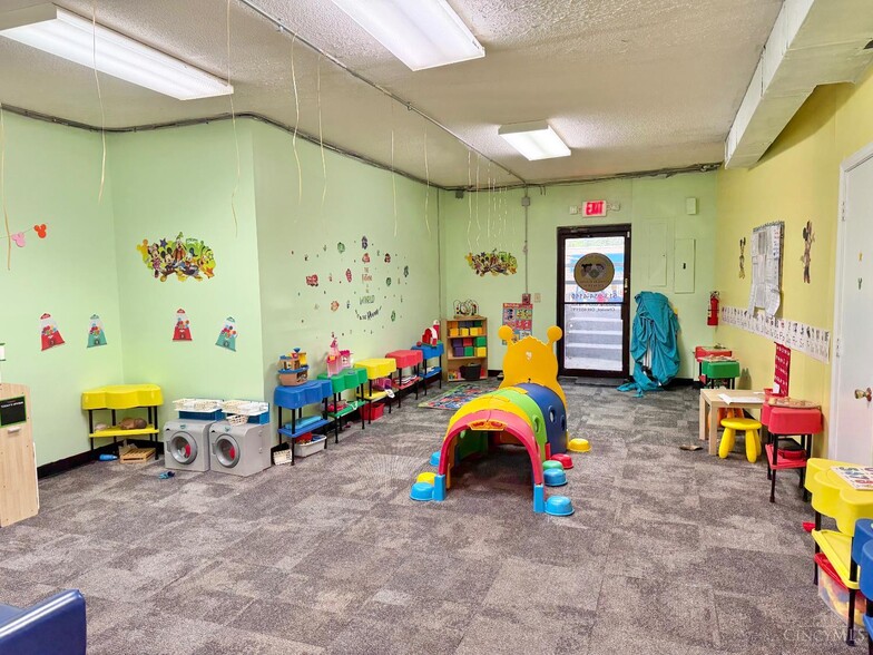 More Photos Of 3829 North Bend Rd, Cincinnati Office For Sale