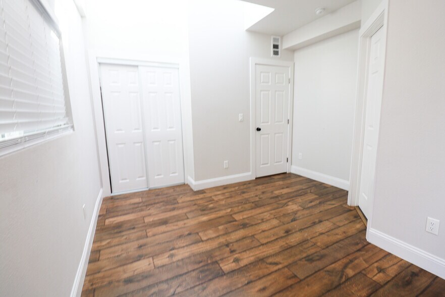 More Photos Of 875 Wood St, Oakland Apartments For Sale