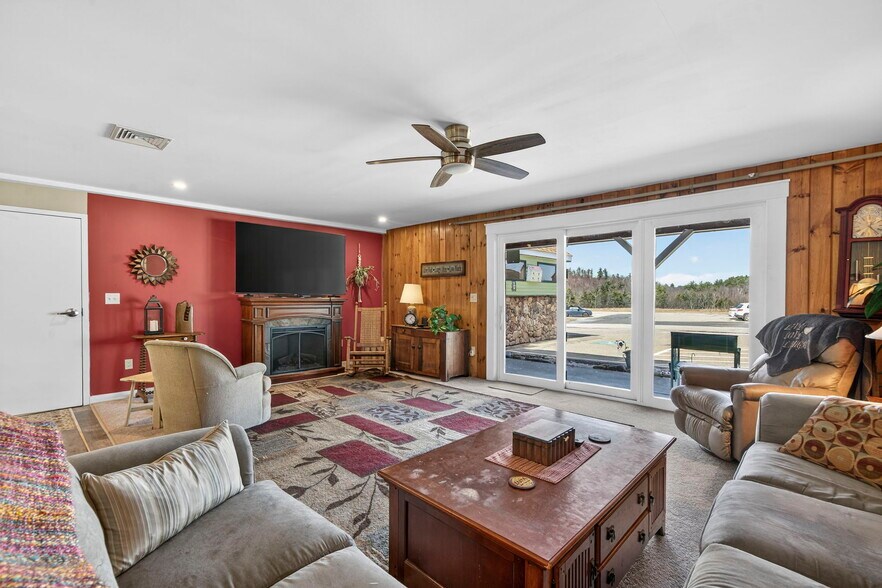 More Photos Of 16 Colls Farm Rd, Jaffrey Freestanding For Sale