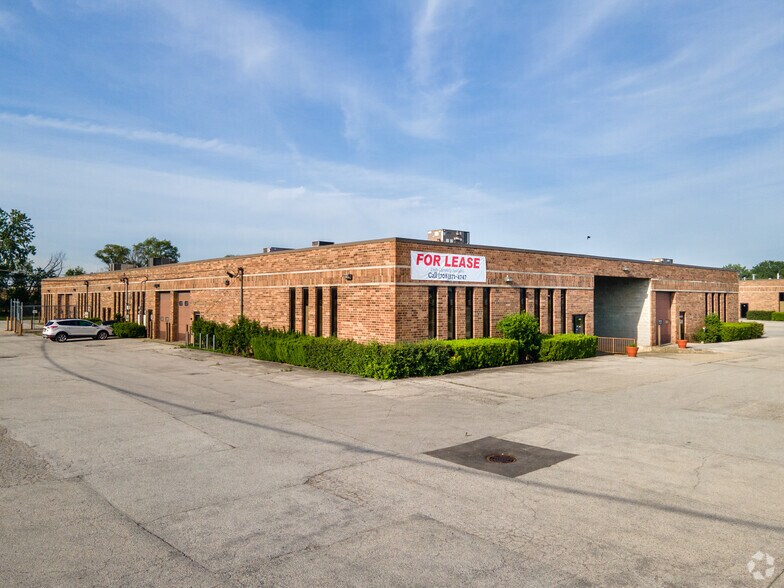 More Photos Of 13520-13538 Kenton Ave, Crestwood Unknown For Lease