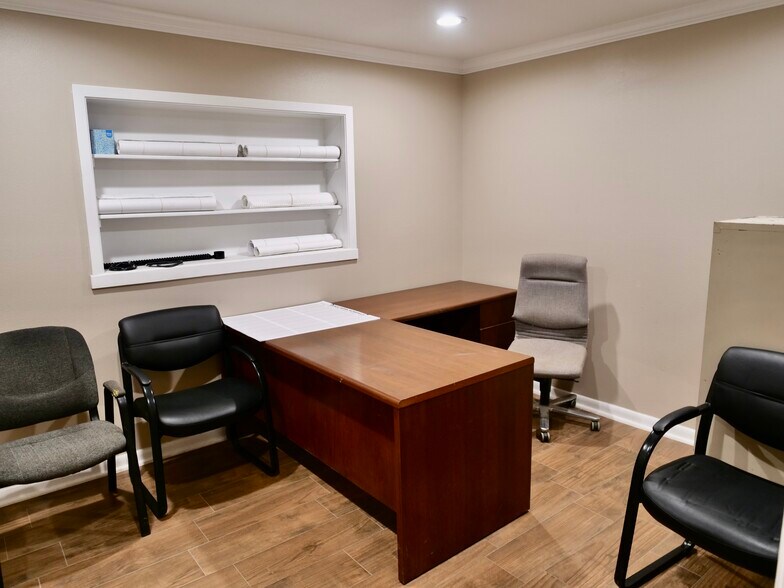 More Photos Of 4906 Houston Hwy, Victoria Light Distribution For Sale