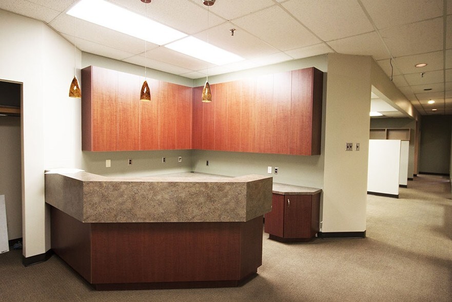 More Photos Of 131 Provencher Blvd, Winnipeg Office For Lease