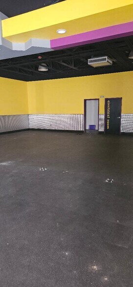 More Photos Of 5000 Montana Ave, El Paso Unknown For Lease