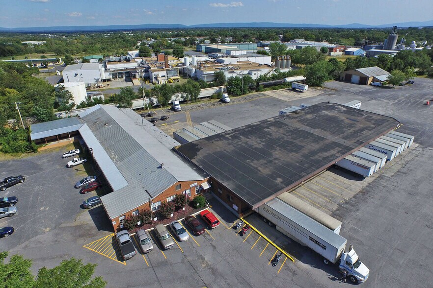 More Photos Of 670-700 N Cameron St, Winchester Truck Terminal For Lease