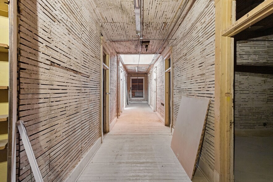 More Photos Of 844-846 N G Ave, Douglas Storefront Retail Residential For Sale