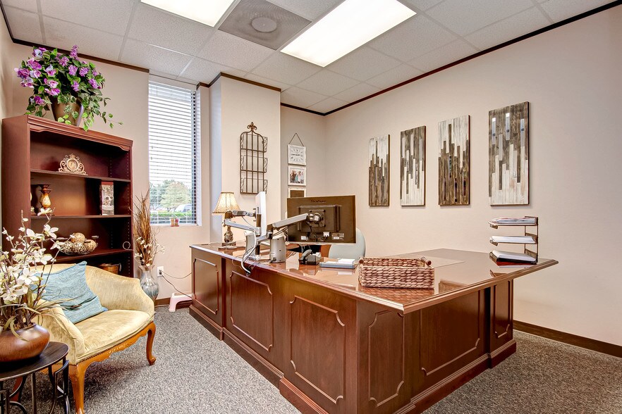 More Photos Of 7102 Glen Chase Ct, Houston Office For Sale