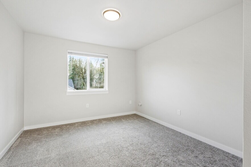 More Photos Of 3619 Green River Rd, Sweet Home Multifamily For Sale