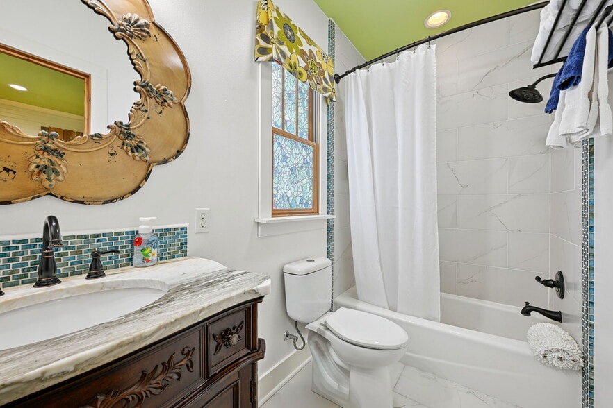 More Photos Of 124 Lafitte St, Mandeville Hospitality For Sale
