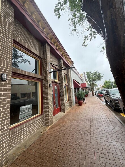 Primary Photo Of 820 S Austin Ave, Georgetown Storefront For Sale