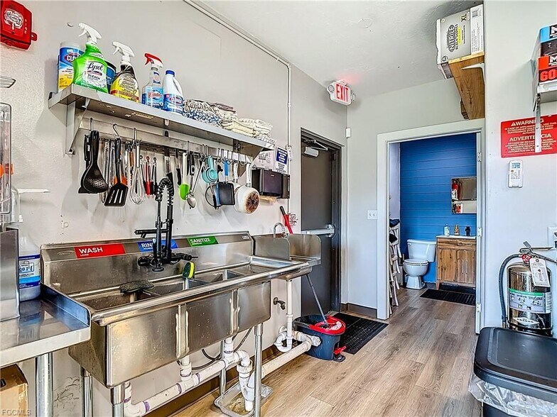 More Photos Of 4443 Loblolly Bay Rd, LaBelle General Retail For Sale