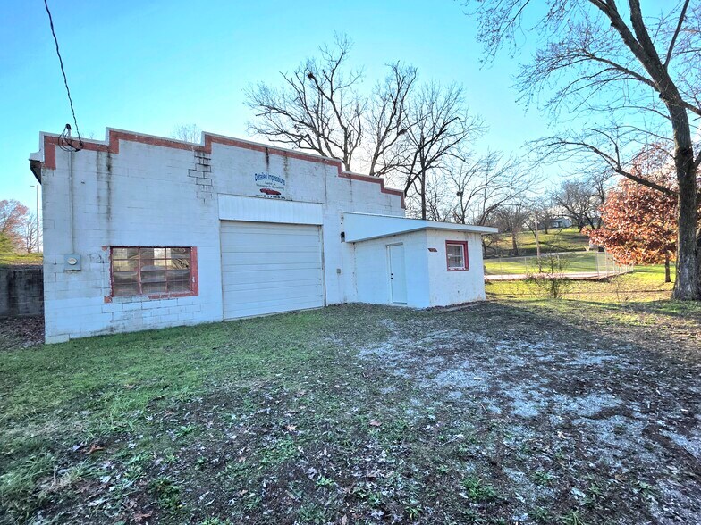 Primary Photo Of 520 E Main St, Houston Industrial For Sale