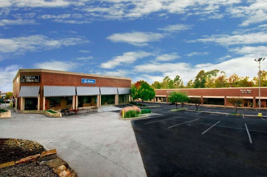 More Photos Of 2301 S Broadway, Tyler Unknown For Lease