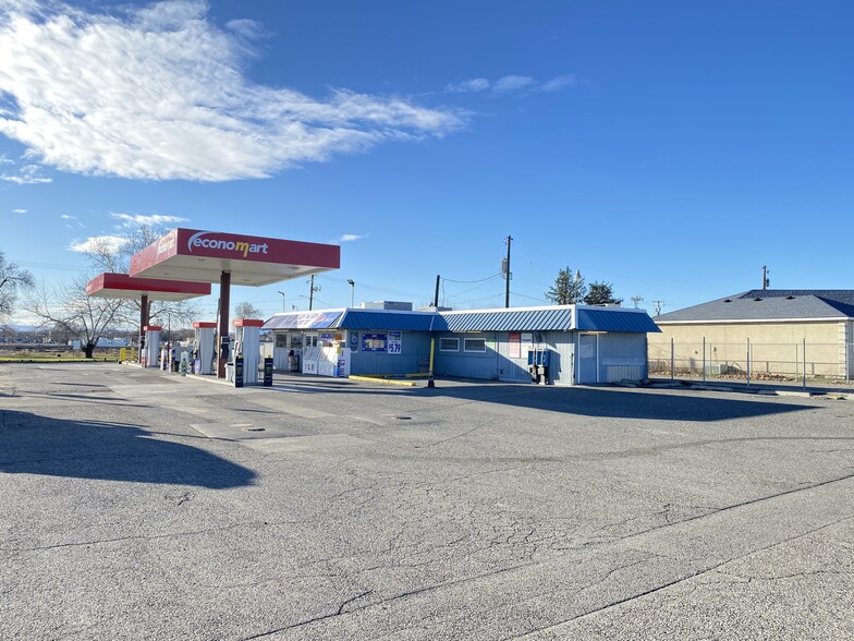 Primary Photo Of 1211 E Lewis St, Pasco Convenience Store For Sale