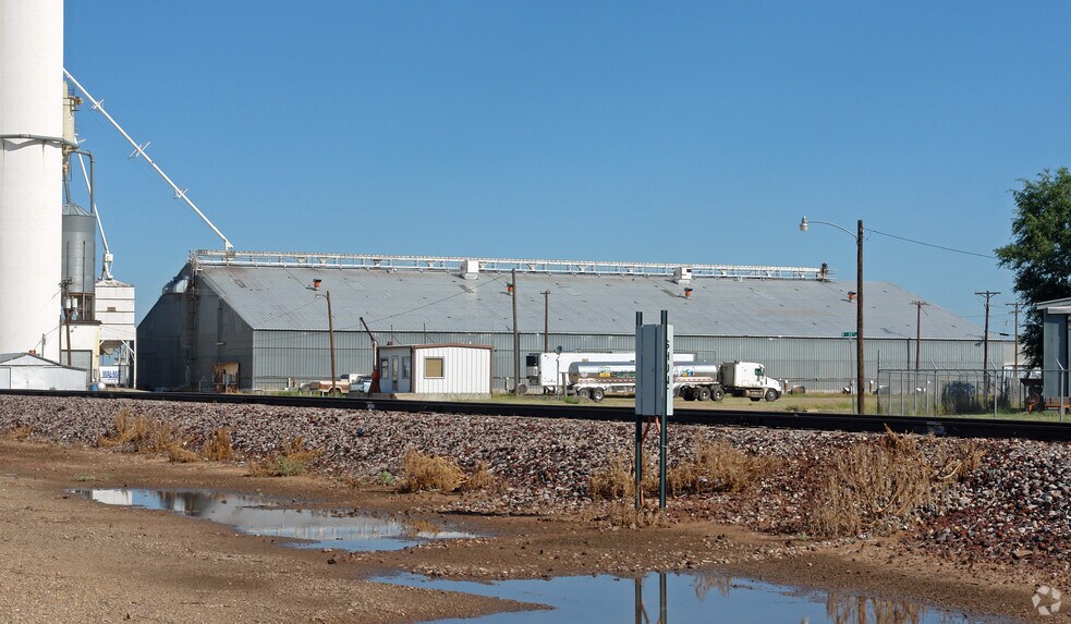 More Photos Of 2600 Dimmitt Rd, Plainview Warehouse For Sale