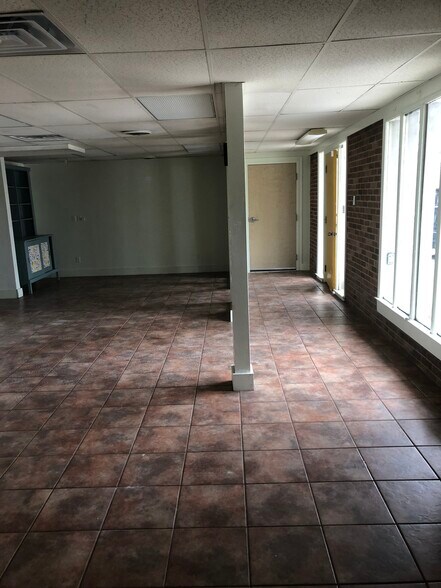 More Photos Of 734 Mt Moriah Rd, Memphis Loft Creative Space For Lease