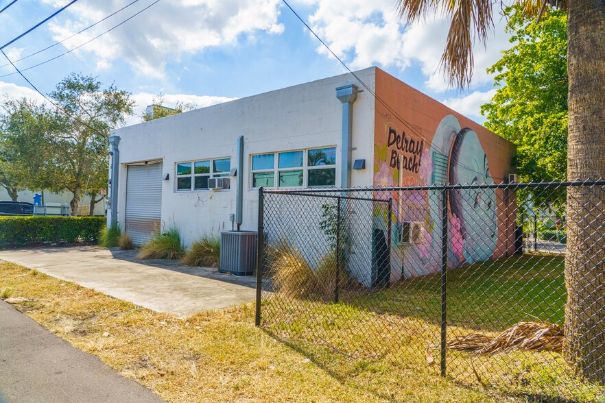 More Photos Of 367 NE 3rd Ave, Delray Beach Freestanding For Sale