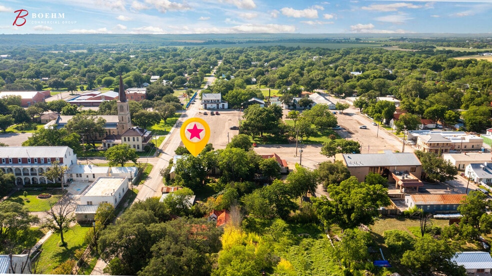 More Photos Of 514 Paris St, Castroville Storefront Retail Office For Sale