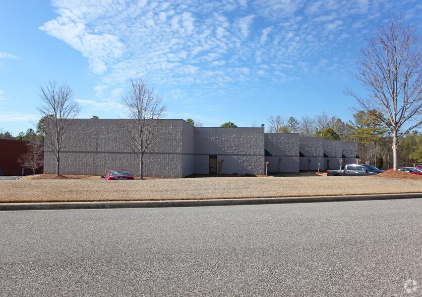 More Photos Of 509 Mineral Trace, Birmingham Light Distribution For Lease