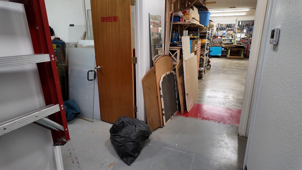 More Photos Of 5467 N Main St, Joplin Freestanding For Sale