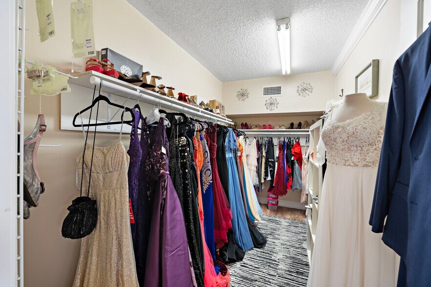 More Photos Of 13201 Highway 6, Santa Fe Office For Sale