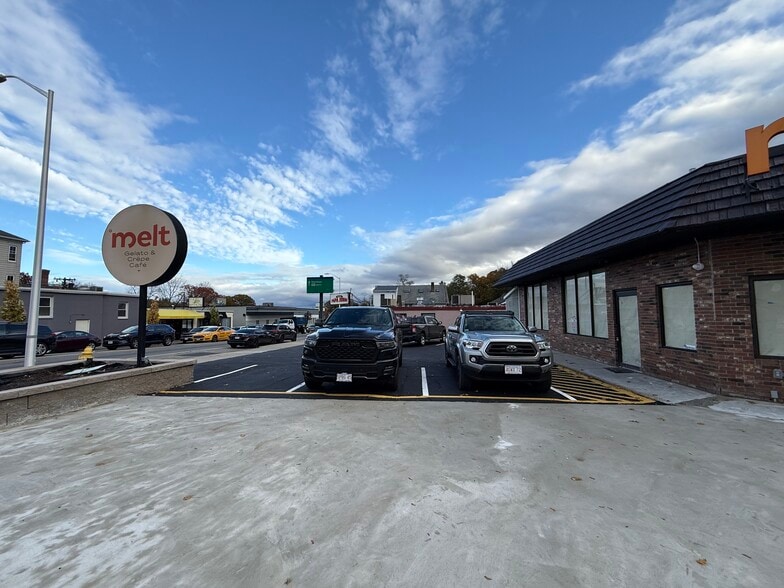 More Photos Of 414 Chandler St, Worcester Storefront Retail Office For Sale