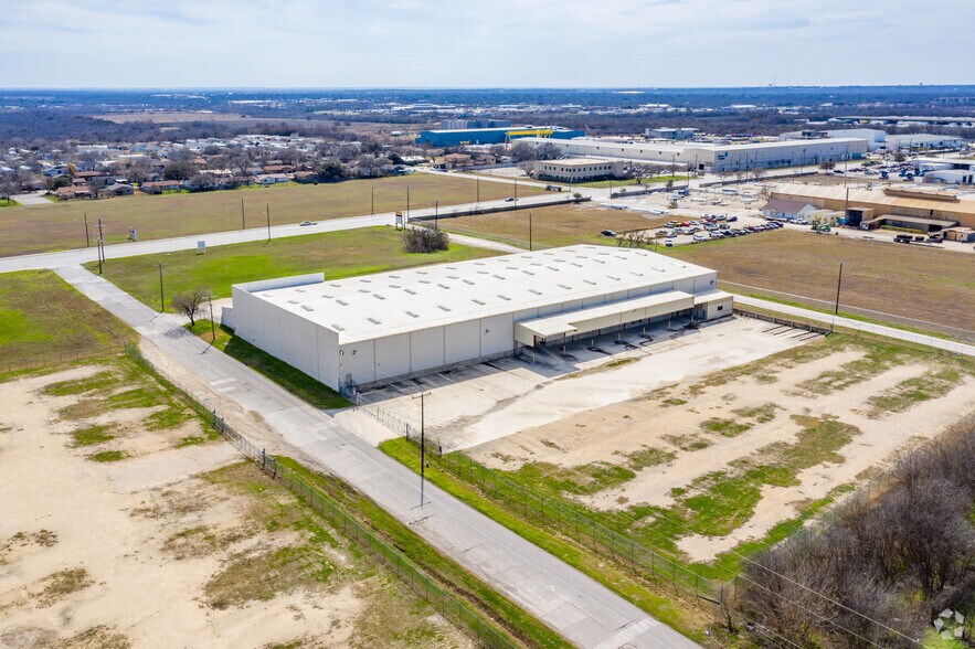More Photos Of 5885 E Houston St, San Antonio Warehouse For Lease