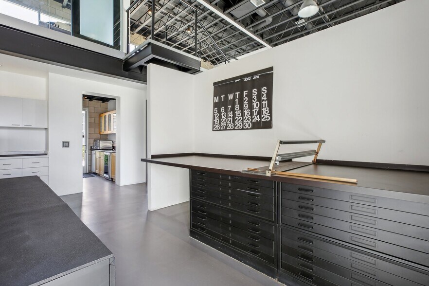 More Photos Of 411 30th St, Newport Beach Loft Creative Space For Sale