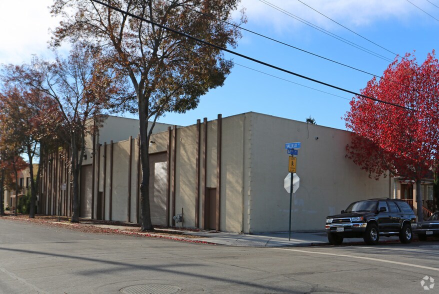 Primary Photo Of 6121 Vallejo St, Emeryville Industrial For Sale