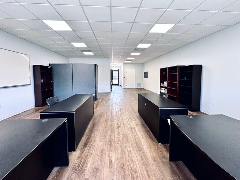 More Photos Of 609 E University Ave, Georgetown Storefront Retail Office For Sale