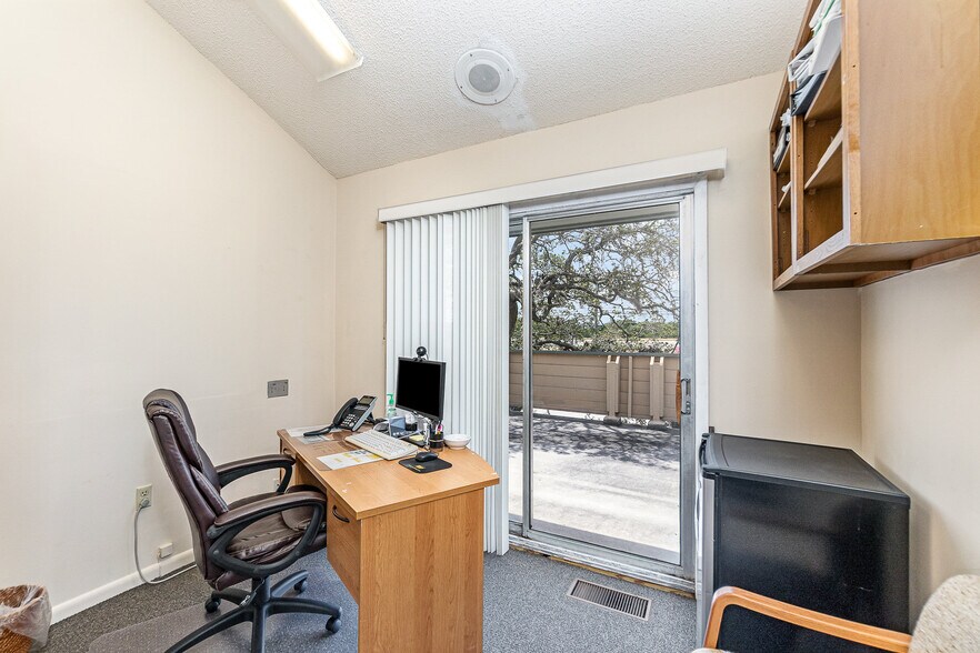 More Photos Of 1250 W Eau Gallie Blvd, Melbourne Medical For Sale