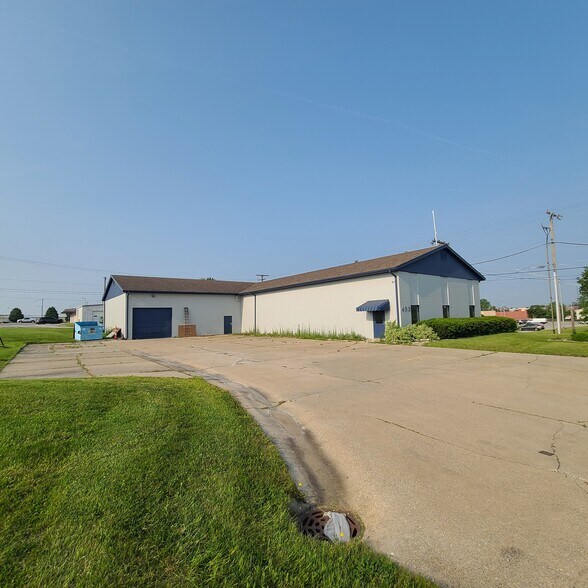 More Photos Of 433 Council Dr, Fort Wayne Flex For Lease