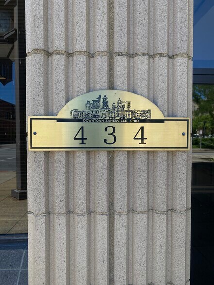 More Photos Of 434 Main St, Zanesville Office For Lease