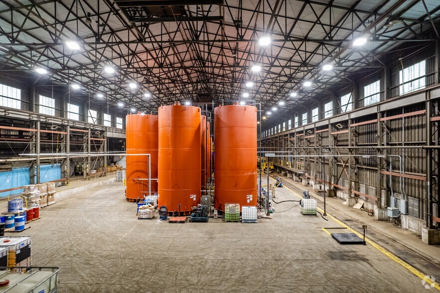 More Photos Of 2301 Duss Ave, Ambridge Unknown For Lease