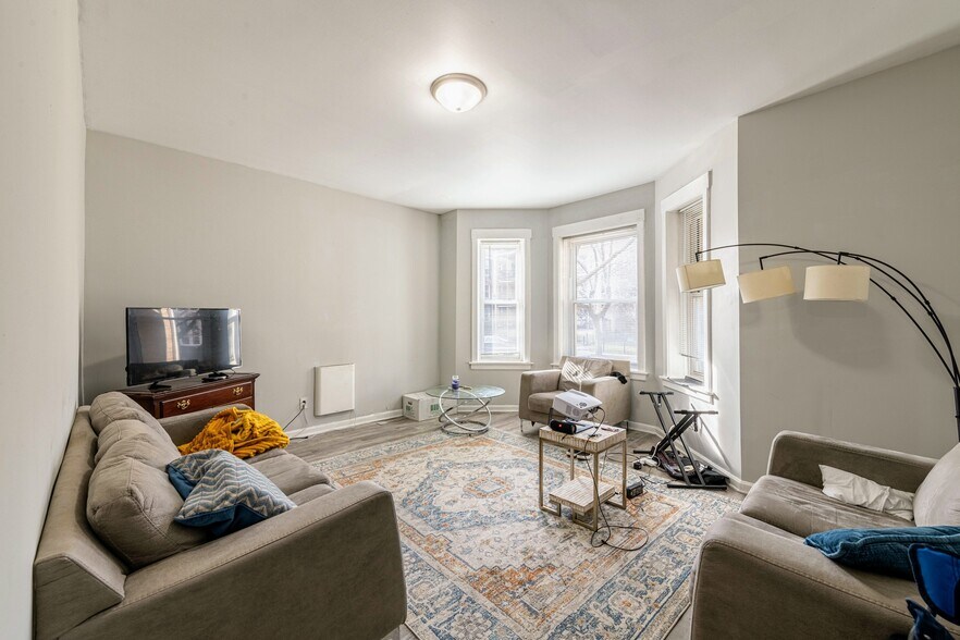More Photos Of 4431-4433 N Racine Ave, Chicago Apartments For Sale
